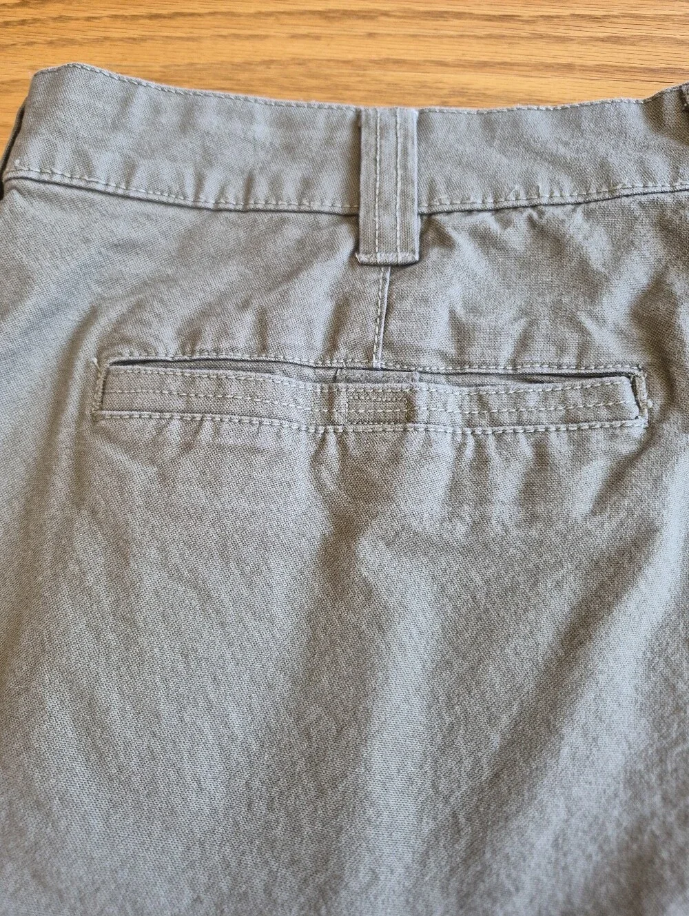 Columbia Mens Shorts Sage Green Utility Canvas  Size 40W 10L
